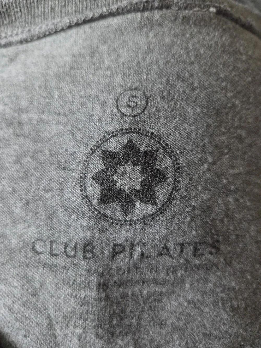 club pilates fire up your core gray athletic short sleeve top size S - Picture 3 of 3